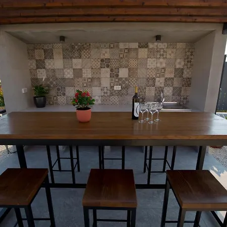 Βίλα Lemi Ρόβινι